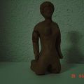 Statuette n° 8 - 00002006 - A genoux