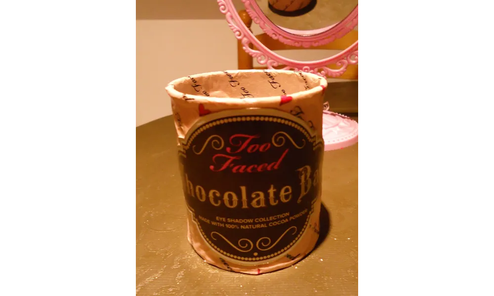 Makeup addict et créative : DIY pots à pinceaux Too-faced 