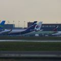 Aéroport Toulouse-Blagnac: Airbus Industrie: Trois A330: Trois A320.