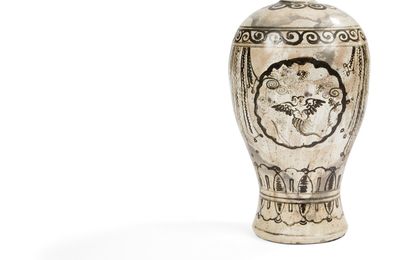 Vase de forme 'meiping', Cizhou, Chine, Époque Ming (1368 - 1644) 