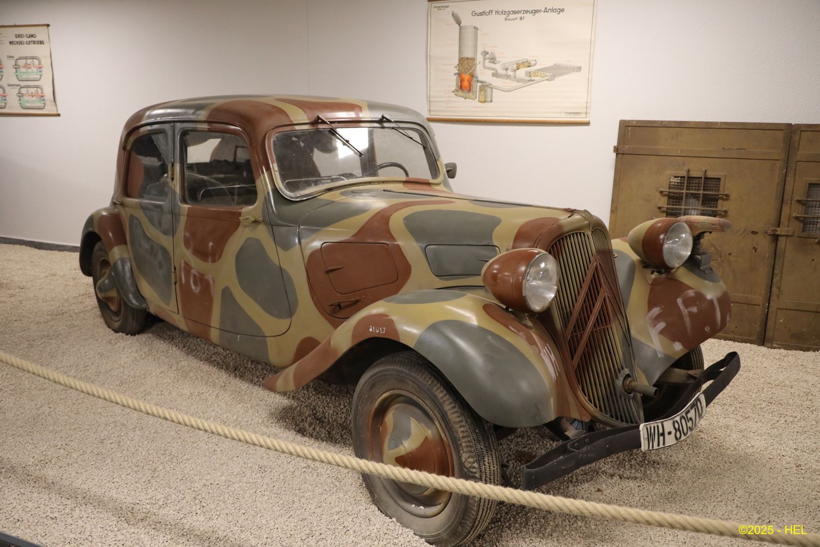 Citroen Traction 11 BL armée_01 - 19-- [F] HL_GF