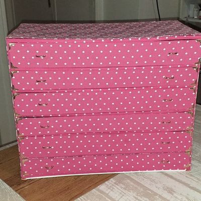 Nouvelle commode qui rejoint sa propriétaire