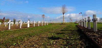 La nécropole de Tracy-le-Mont ( combat de Quennevières)
