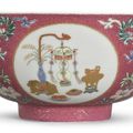 A ruby-ground famille-rose sgraffiato 'Medallion' bowl, Daoguang seal mark and period (1821-1850)