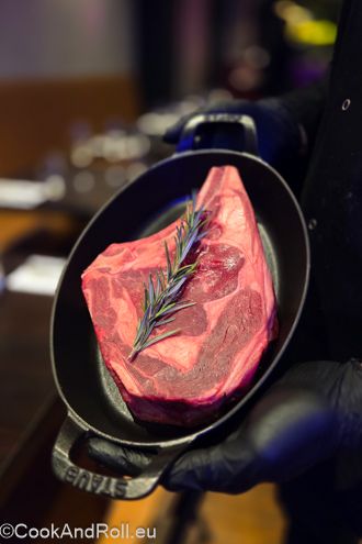 Charcoal - viande grillée au charbon de bois à Bruxelles 