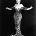 3) Les années 1930-1940: 1930: L'époque Mae West