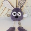 Doudou lapin violet gris blanc