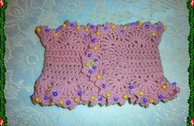 Elle récidive : encore un tour de cou au crochet !