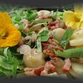Salade tiède de pommes de terre nouvelles aux feuilles de capucine
