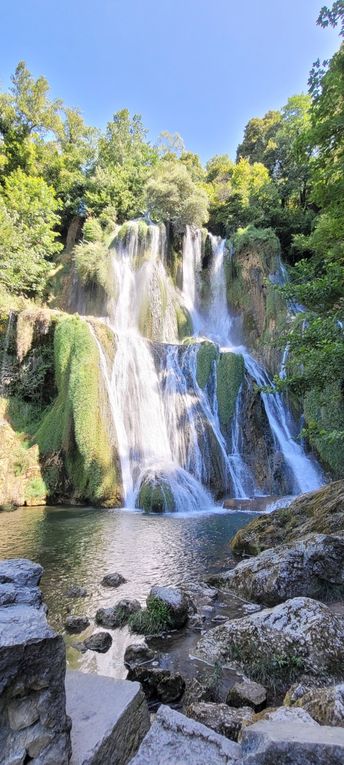 ...Cascade et Bistrot de la cascade dans l'Ain...