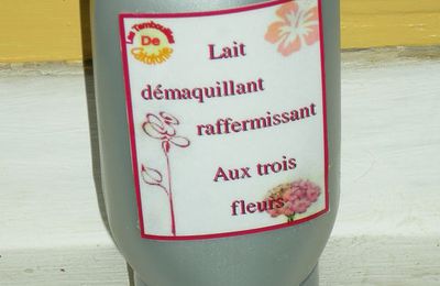 Lait démaquillant aux trois fleurs