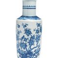 Vase de forme rouleau en porcelaine décorée en bleu sous couverte, Chine, XVIIIe siècle