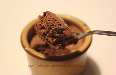 Mousse au chocolat végan au jus de pois chiche ! 