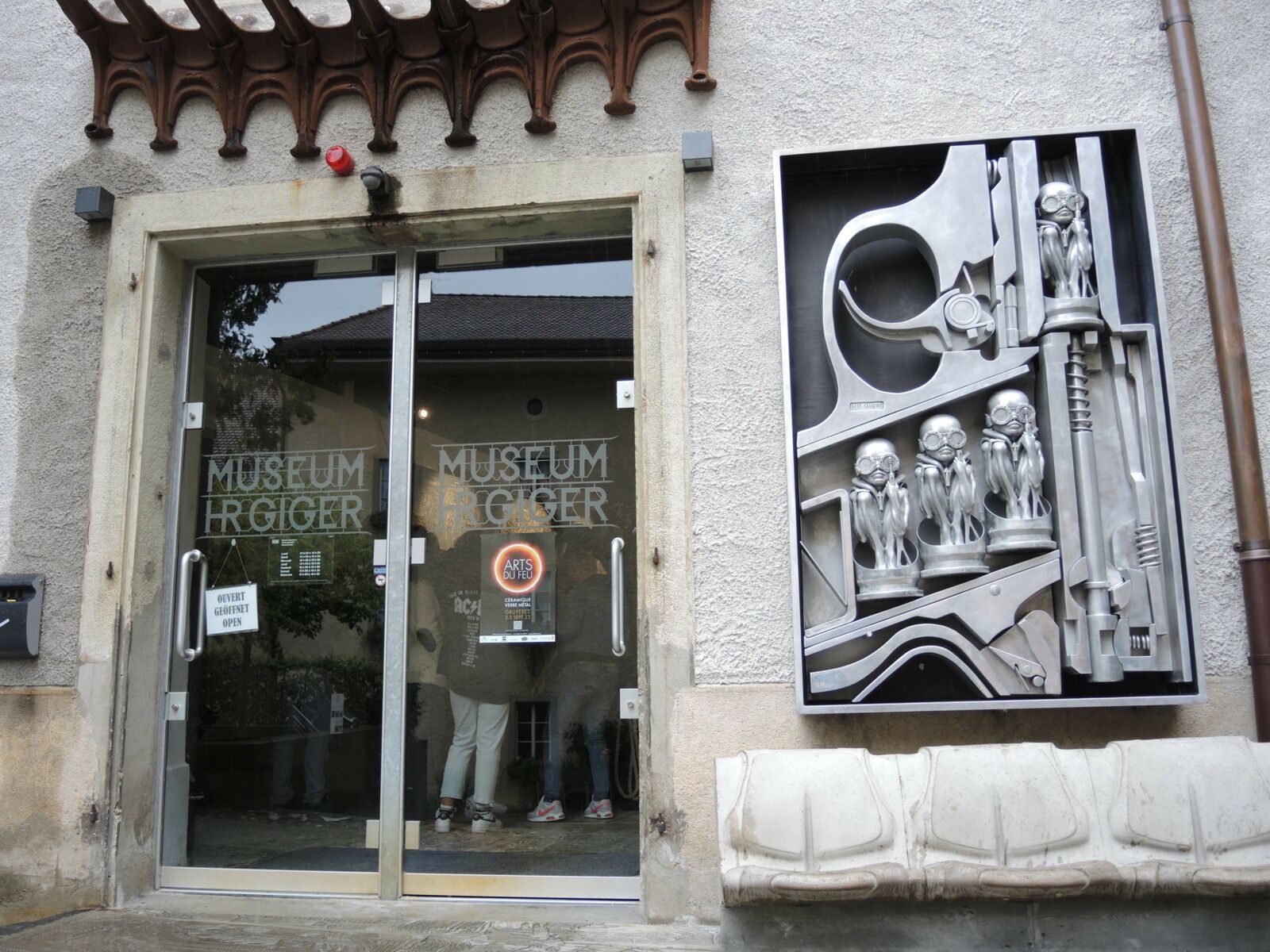 Gruyères, musée HR Giger, entrée. (Suisse)