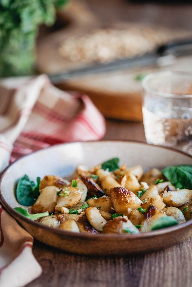 poêlée de topinambours, romarin, recette hiver, recette hivernale, légume oublié, noix, légumes à la poele, recette économique, facile, rapide