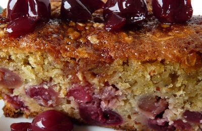 Gâteau aux cerises et flocons d'avoine