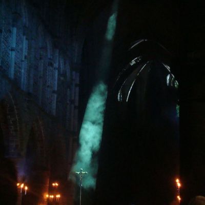 Another hero, another mindless crime. Behind the curtain, in the pantomime. Hold the line !