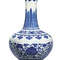 A fine blue and white bottle vase, Qianlong seal mark and period (1736-1795)