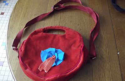 Tout rond, tout rouge ou presque, le sac d'Alice !