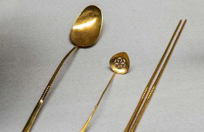 Gold teaspoon, Ming dynasty, 15th century