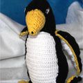 DOUDOU CROCHET PINGOUIN OU SON COUSIN LE MANCHOT.........