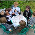 La famille de Romina : Adeline, William, féminisme et salon de jardin
