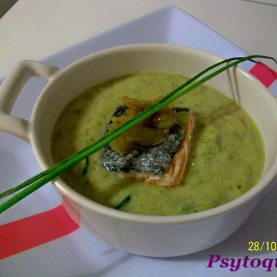 Potage vert à l'amande