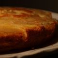 Gâteau moelleux aux pommes caramélisées à la fève tonka