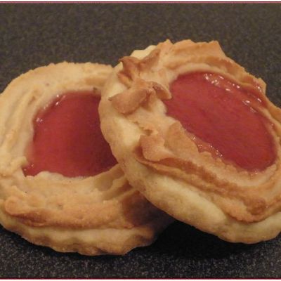 Biscuits de Noël : Sablés à la gelée de groseille