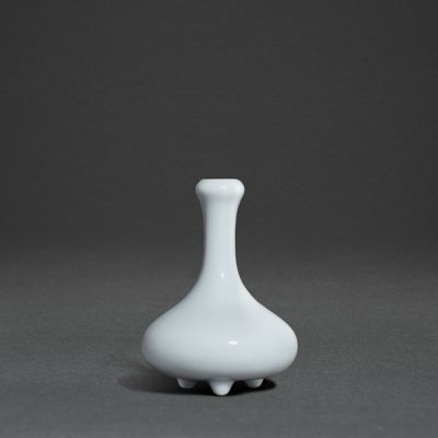 A small clair-de-lune garlic-mouth vase, Seal mark and period of Qianlong