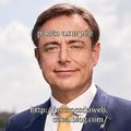 Bart De Wever - Homme politique belge, usurpé