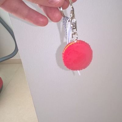 porte clef macaron rouge
