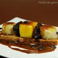 Brochettes de bananes et mangue aux morilles et pain d'épices, sauce caramel aux morilles et balsamique d'après Régis Marcon