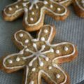 Flocons de neige à la noisette et gingembre (sablés) et l'heureux gagnant du miel