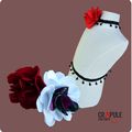 cOllier / broche Fleur rouge , blanche en coton et feurtrine