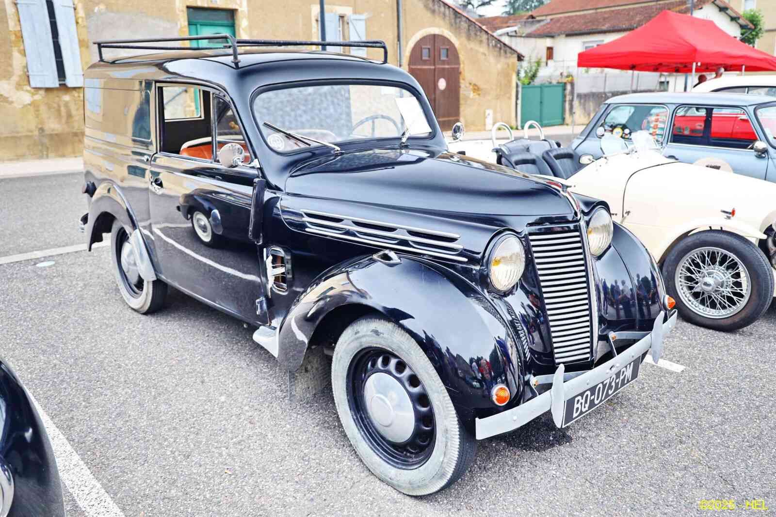Renault Juvaquatre_11 - 1949 [F] HL_GF