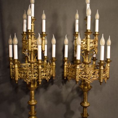 Restauration candélabre religieux bronze néo-gothique