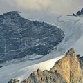 Géométrie de rocs et de glaces au dessus des Enfetchores 