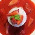 Perles du japon à la crème de coco, soupe de fraises rafraichie au muscat...