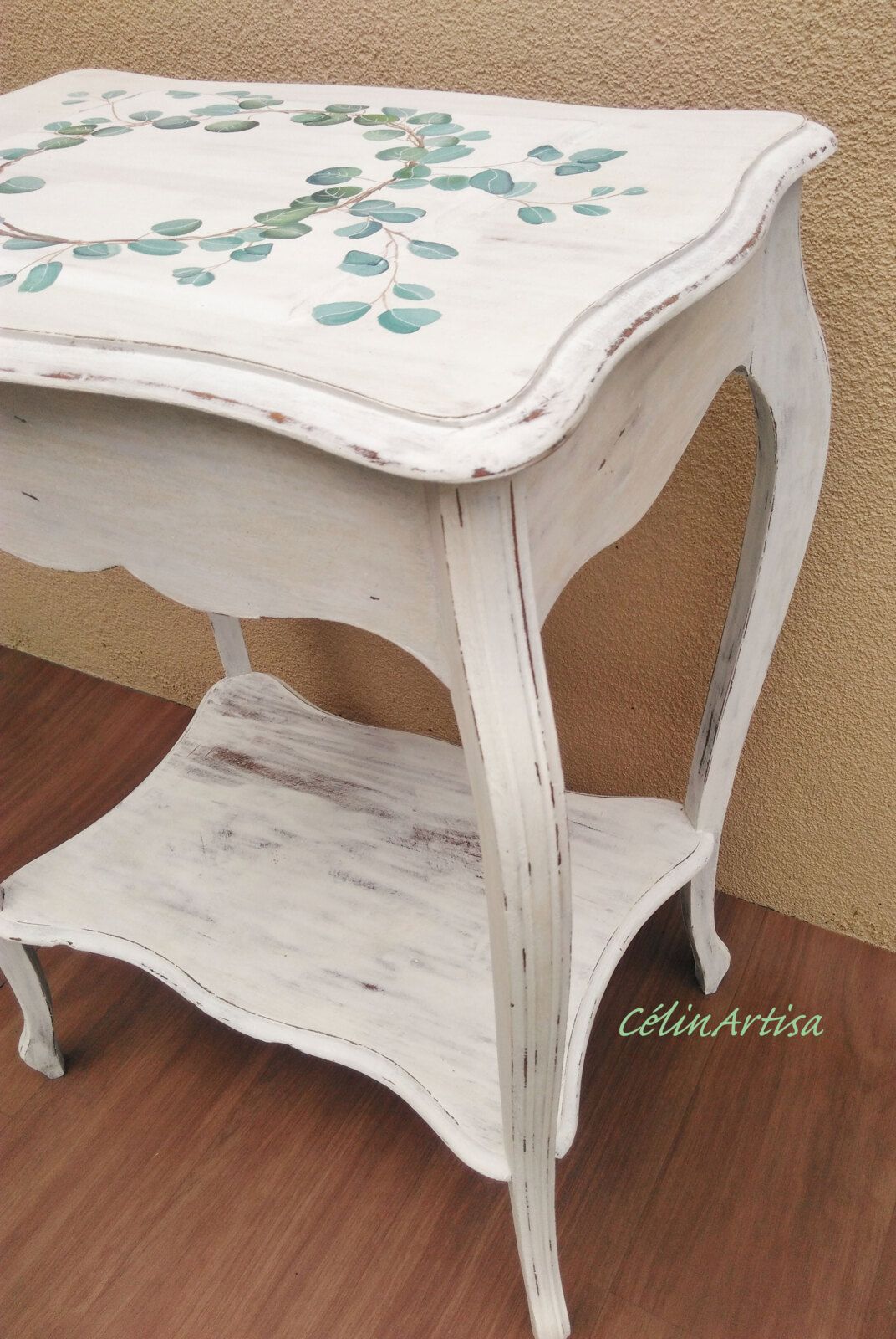 Meuble coiffeuse relookée (peinture à la craie)