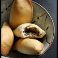 Empanadas au fromage frais et aux herbes du jardin