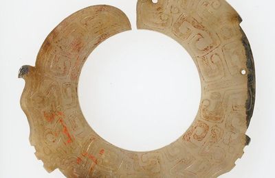Pendant in the form of a Dragon, Warring States period (480-221 BCE)