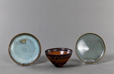 Two lavender-glazed Jun dishes and a Jianyao brown-glazed bowl, Song-Yuan-Dynasty