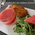 Gaspacho au melon d'eau, croûtons à l'huile d'olive et verdure balsamico