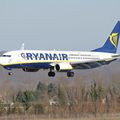 Aéroport Tarbes-Lourdes-Pyrénnées: Boeing 737-8AS , Ryanair , EI-DPF