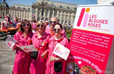 Reportage Photo - L'association Blouses Roses fête ses 70 ans au miroir d'eau de Bordeaux !