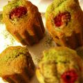 Petits gâteaux au thé vert Matcha et aux framboises