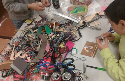 Quelques créations des ateliers recyclages des jeunes du collège de St-Jorioz