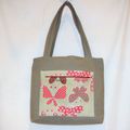 Tote-bag Tendance Kaki "Papillons Rouges" en coton, papillon en relief (30 x 37 cm)