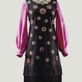 Yves Saint Laurent Haute Couture, automne-hiver 1968-1969. Robe de cocktail en daim brodé de pierreries par la Maison Lesage